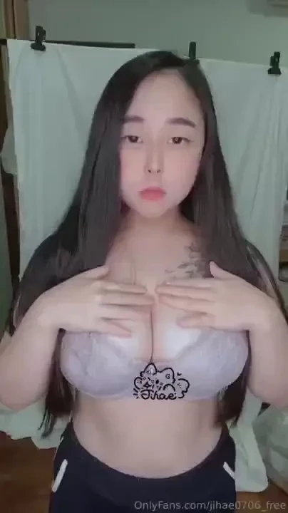 Want some jiggly boobie action 