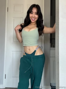 Sweatpants and whale tail for ya