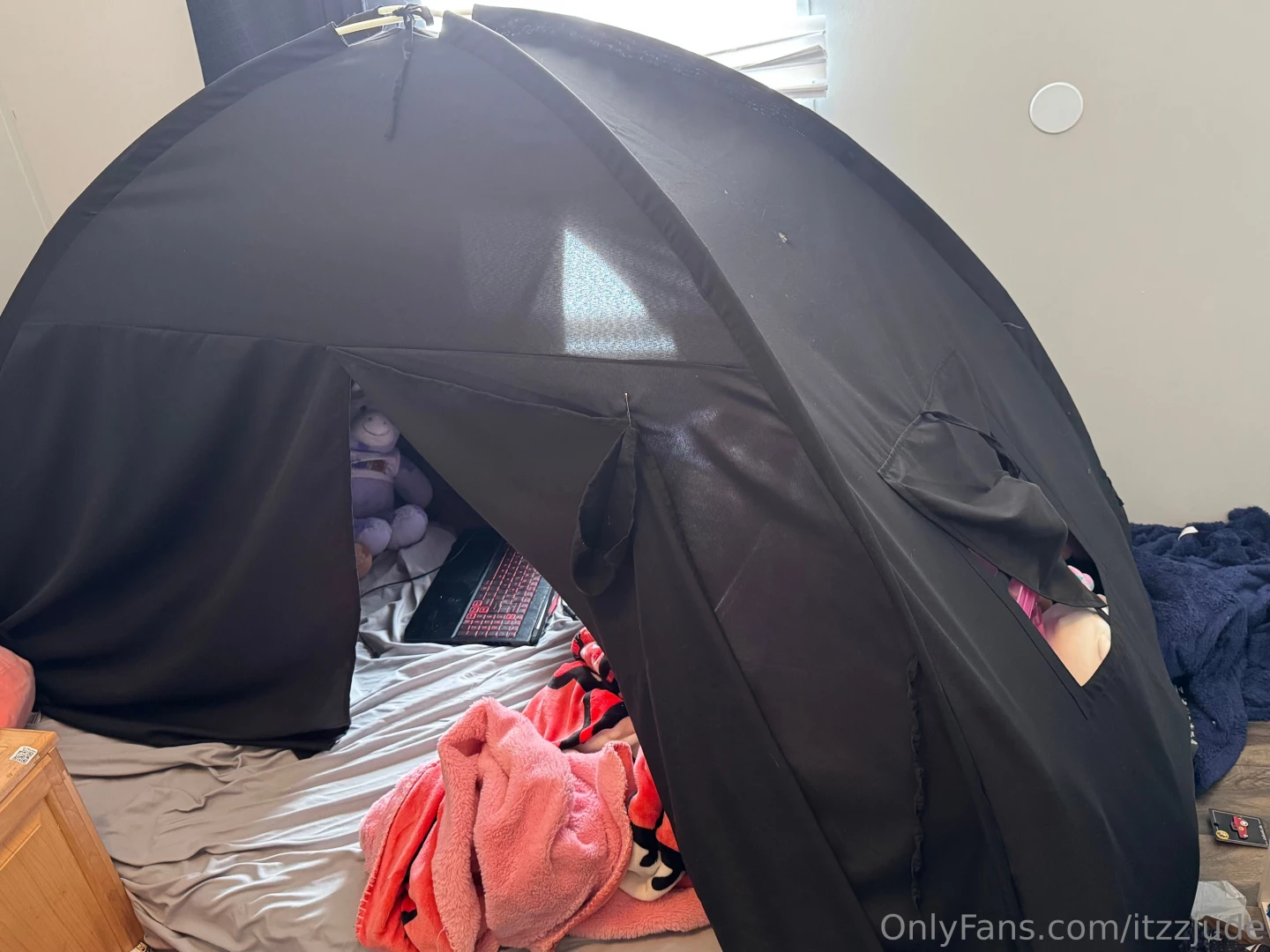 I made a gofundme to help me out with getting a house a place to live 