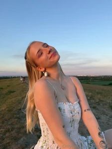 Charlottteeee hey i m charlotte 19 years old and i m excited to invite