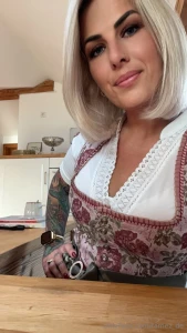 U501912513 heyyy lady vanta here there is only one reason why you are part 1