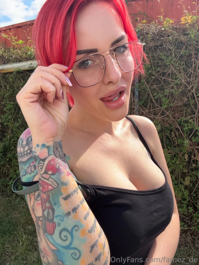 Redfoxyamy hey i m amy i m 37 and i m from hamburg it s completely new 