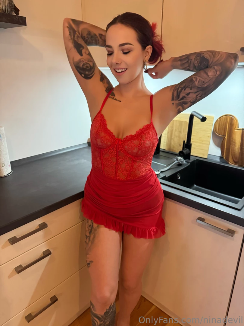 Hast du dir mein video schon angesehen in sexy roten dessous warte ich part 5 