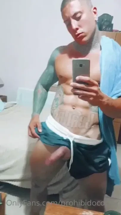 Arrancamos el dia bien caliente ya me dedicaron alguna pajita quiero part 2 