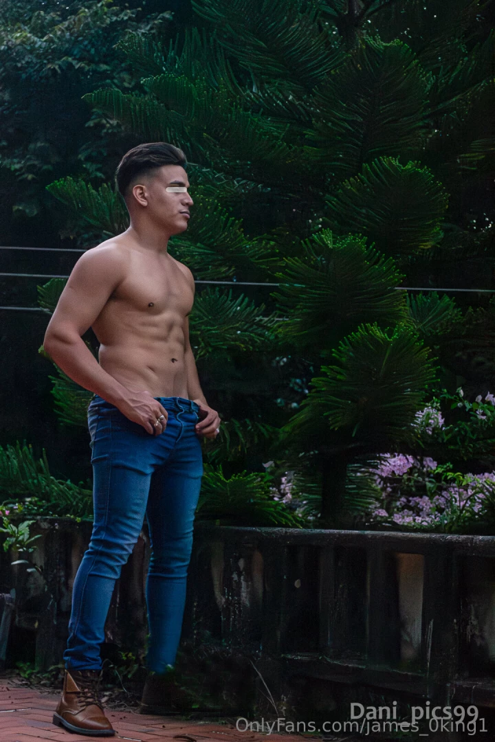 Hard work builds strong bodies and stronger minds keep pushing keep 